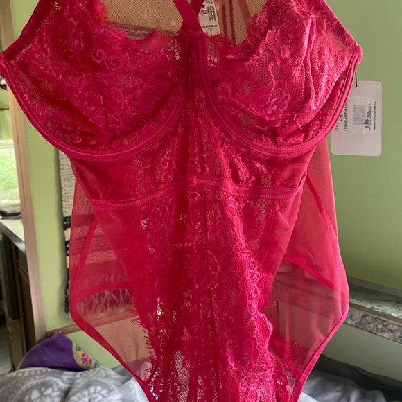 Lingerie - Picture 3 of 4